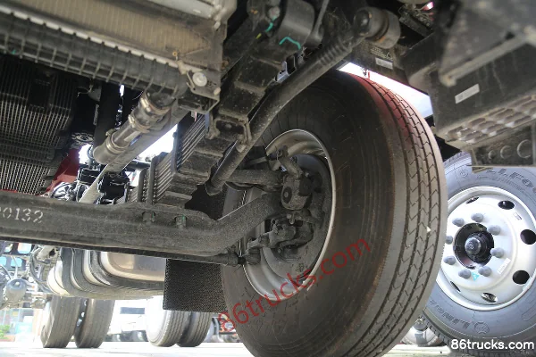 Foton Auman R Series 185hp 4X2(6 wheels) 6.1m van cargo truck (rear axle 8T) Chassis (3) | 86Trucks