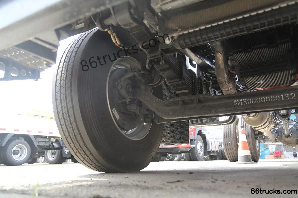 Foton Auman R Series 185hp 4X2(6 wheels) 6.1m van cargo truck (rear axle 8T) Chassis (2) | 86Trucks
