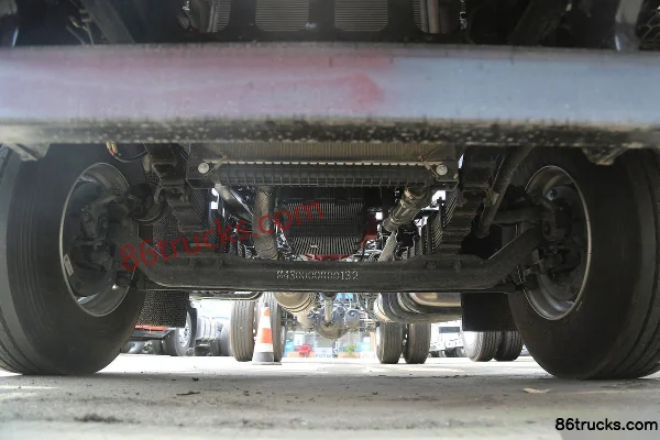 Foton Auman R Series 185hp 4X2(6 wheels) 6.1m van cargo truck (rear axle 8T) Chassis (1) | 86Trucks