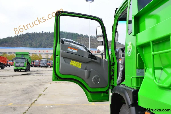 Dayun Yuntu Composite Type 165hp 4X2(6 wheels) 3.8m Dump Truck Cab (1) | 86Trucks