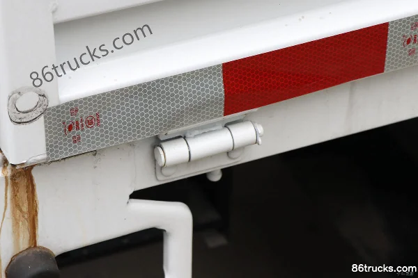 Feidi V1 Series 2.0L 121hp 4X2(6 wheels) CNG 4.15m single-row stake light truck Body (2) | 86Trucks