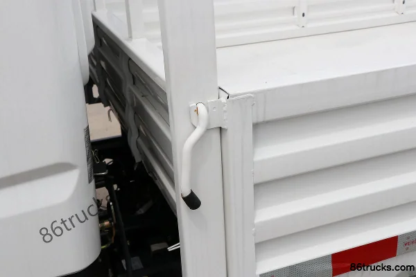 Feidi V1 Series 121 hp 4X2(6 wheels) CNG 3.85m semi-row flatbed light truck Body (1) | 86Trucks