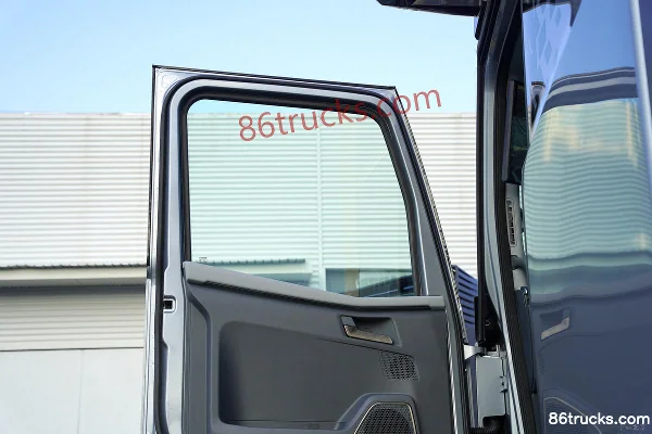 FARIZON Xinghan H 18T 4X2(6 wheels) methanol extended-range hybrid tractor truck Cab (3) | 86Trucks