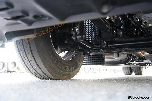 FARIZON Xinghan H 18T 4X2(6 wheels) methanol extended-range hybrid tractor truck Chassis (2) | 86Trucks
