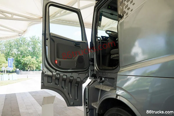FARIZON Xinghan H 25T 6X4(10 wheels) electric tractor truck (living cabin) (1) | 86Trucks