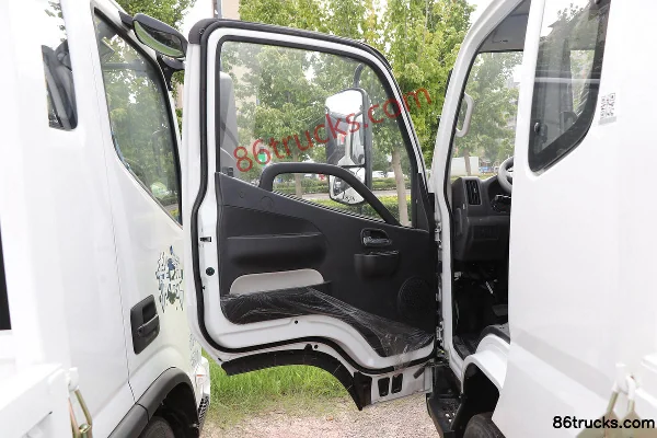 Foton Auling Jieyun Youth Invincible Edition 146hp 4X2(6 wheels) 3.83m half-row flatbed light truck (WLY 6-speed) Cab (1) | 86Trucks