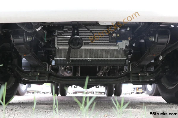 Foton Auling Jieyun Youth Invincible Edition 146hp 4X2(6 wheels) 3.83m half-row flatbed light truck (WLY 6-speed) Chassis (1) | 86Trucks