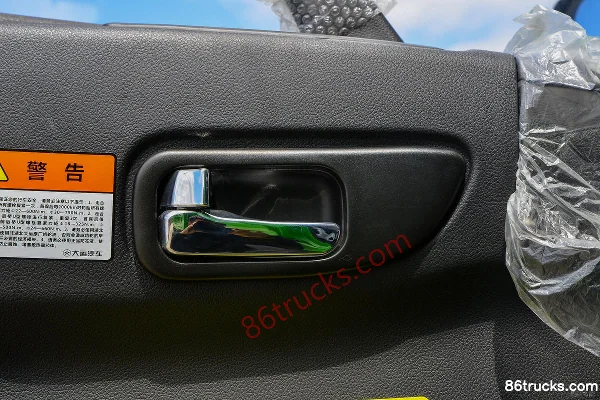 Dayun Fengshang Heavy-Duty 245hp 6X2(8 wheels) 5.5m Dump Truck Cab (3) | 86Trucks