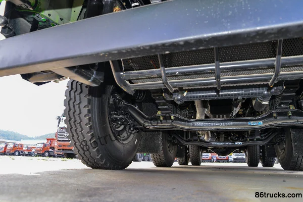 Dayun Fengshang Heavy-Duty 245hp 6X2(8 wheels) 5.5m Dump Truck Chassis (2) | 86Trucks