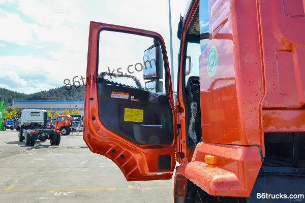 Dayun Fengshang Standard Load 270 hp 8X2(10 wheels) 8m Stake Truck Cab (1) | 86Trucks