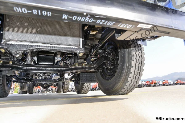 Sanhuan Shitong Haolong Luxury Edition 270 hp 8X2(10 wheels) 7.6m Side Panel Cargo Truck (Fast Gear 10-speed) Chassis (3) | 86Trucks