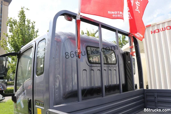 Sinotruk HOWO Tongshuai 145 hp 4X2(6 wheels) 3.85m Single Row Cab Flatbed Light Truck (WLY 5-Speed) Body (1) | 86Trucks