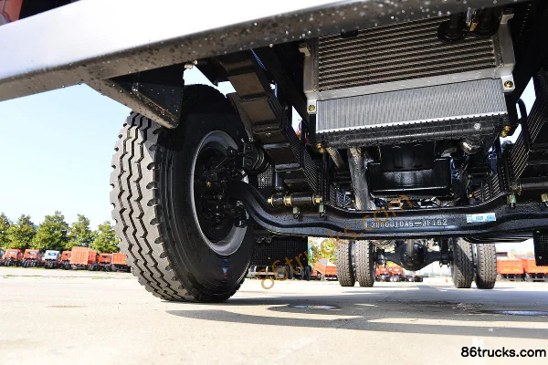 Dayun G6 200hp 4X2(6 wheels) truck-mounted crane Chassis (2) | 86Trucks