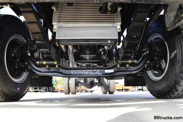 Dayun G6 200hp 4X2(6 wheels) truck-mounted crane Chassis (1) | 86Trucks