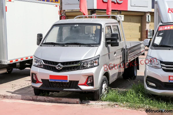 Changan Kuayue Wang X7 2.0L 144 hp 4X2(6 wheels) Gasoline 2.85m Double-row Stake Truck Exterior (3) | 86Trucks