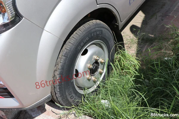 Changan Kuayue Wang X7 2.0L 144 hp 4X2(6 wheels) Gasoline 2.85m Double-row Stake Truck Chassis (3) | 86Trucks