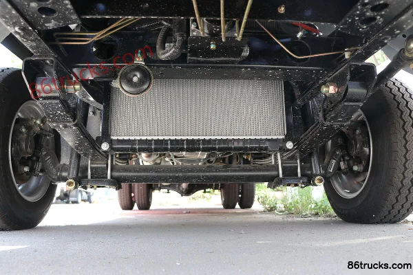 Dongfeng Xiaobawang W15 1.6L 123hp 4X2(6 wheels) gasoline 3.1m double-row flatbed mini truck Chassis (1) | 86Trucks