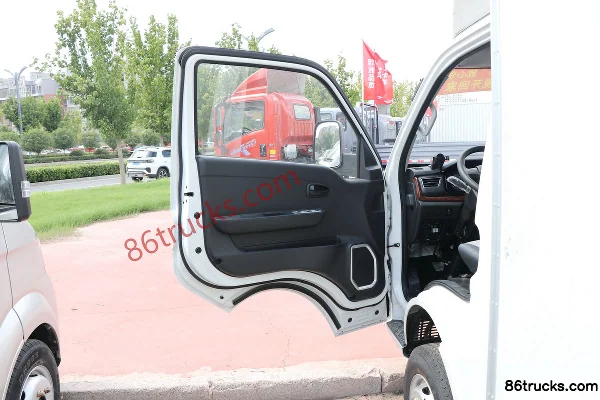 Changan Kuayue Zhe D5 PLUS Luxury 2.0L 144hp 4X2(6 wheels) Gasoline 3.935m single-row van mini truck Cab (1) | 86Trucks