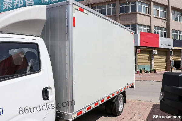 Changan Kuayue Zhe D5 PLUS Luxury 2.0L 144hp 4X2(6 wheels) Gasoline 3.935m single-row van mini truck Body (1) | 86Trucks