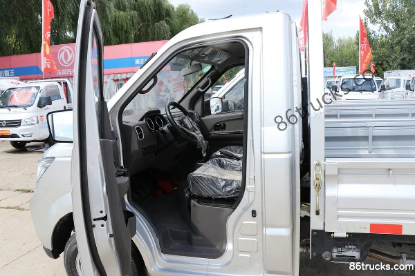Dongfeng Xiaobawang W18 1.6L 122 hp 4X2(6 wheels) 3.3m single-row flatbed micro truck (China VI) Cab (2) | 86Trucks