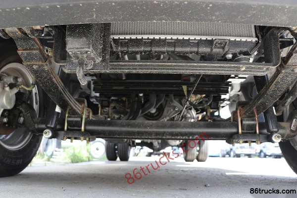 Dongfeng Xiaobawang W18 1.6L 122 hp 4X2(6 wheels) 3.3m single-row flatbed micro truck (China VI) Chassis (2) | 86Trucks