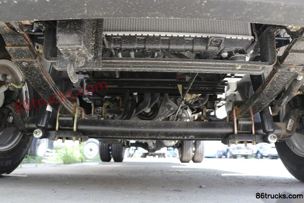 Dongfeng Xiaobawang W18 1.6L 122 hp 4X2(6 wheels) 3.3m single-row flatbed micro truck (China VI) Chassis (1) | 86Trucks