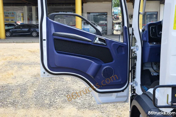FAW Jiefang Hu 6G 4.16m single-row pure electric box light truck CATL 100.46kWh 4X2(6 wheels) Interior (2) | 86Trucks