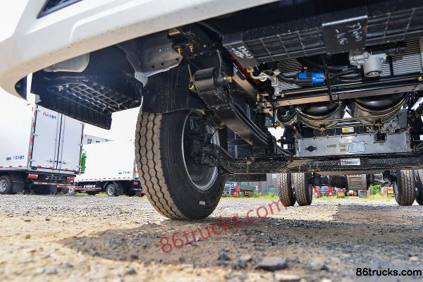 FAW Jiefang Hu 6G 4.16m single-row pure electric box light truck CATL 100.46kWh 4X2(6 wheels) Chassis (2) | 86Trucks