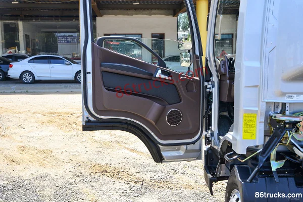 FAW Jiefang Hu VH Zhaocai Hu 155 ch 4X2(6 roues) camion léger fourgon 4,16 m cabine simple (1) | 86Trucks