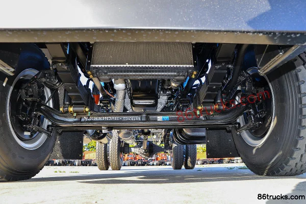 Dayun Yuntu 165 ch 4X2(6 roues) camion benne à ordures compacteur (marque Diwang) Châssis (1) | 86Trucks