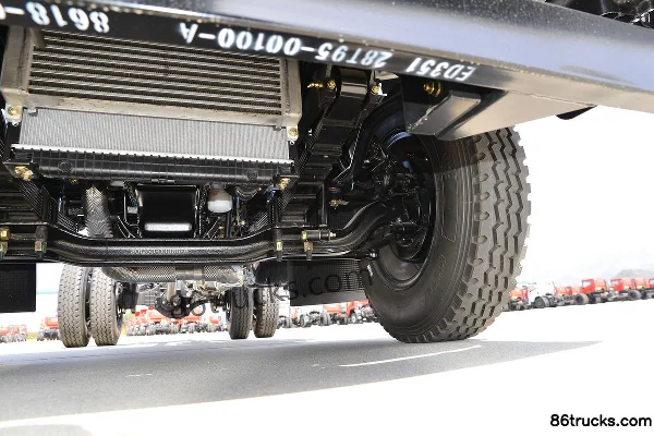 Sanhuan Shitong Chuangke 150 hp 4X2(6 wheels) 6m Single Row Cage Cargo Truck Chassis (3) | 86Trucks