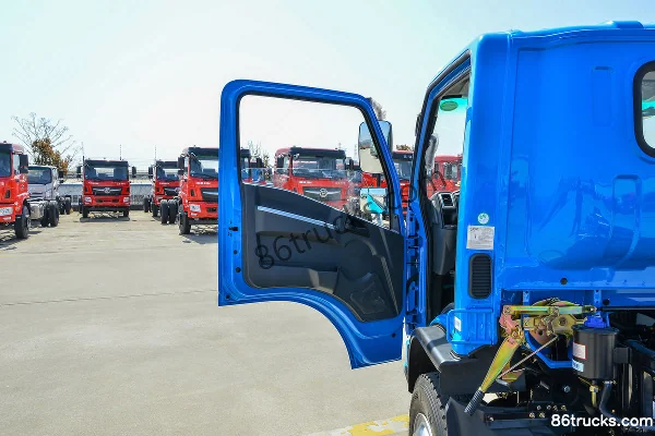 Sanhuan Shitong Xinchuangke 2.5L diesel 180 ch 4X2(6 roues) Fast Gear 10 vitesses camion léger plateau 3,3 m cabine simple (1) | 86Trucks