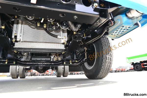Sanhuan Shitong Xinchuangke 2.5L diesel 180 ch 4X2(6 roues) Fast Gear 10 vitesses camion léger plateau 3,3 m cabine simple Châssis (3) | 86T
