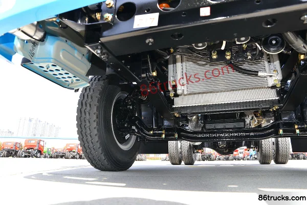 Sanhuan Shitong Xinchuangke 2.5L diesel 180 ch 4X2(6 roues) Fast Gear 10 vitesses camion léger plateau 3,3 m cabine simple Châssis (2) | 86T