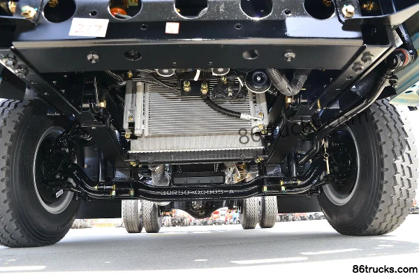 Sanhuan Shitong Xinchuangke 2.5L diesel 180 ch 4X2(6 roues) Fast Gear 10 vitesses camion léger plateau 3,3 m cabine simple Châssis (1) | 86T