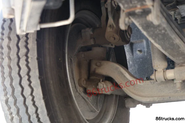 Sinotruk HOWO Hanjiang 130 ch 4X2(6 roues) camion léger à ridelles à cabine simple 4,15 m (WLY 6 vitesses) Châssis (2) | 86Trucks