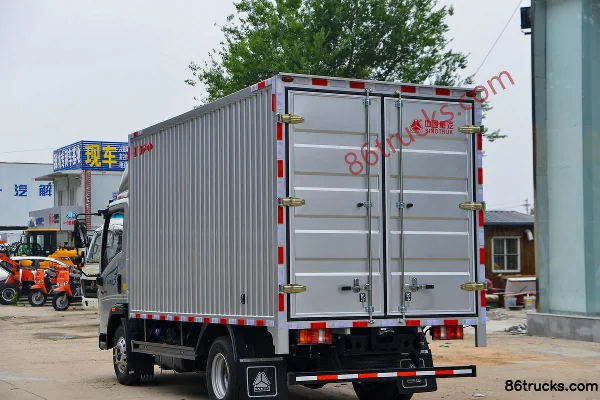 Sinotruk HOWO Hanjiang 151hp 4X2(6 wheels) 4.15m Single Row Van Light Truck Body (3) | 86Trucks