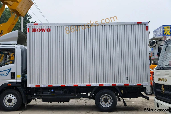 Sinotruk HOWO Hanjiang 151hp 4X2(6 wheels) 4.15m Single Row Van Light Truck Body (2) | 86Trucks