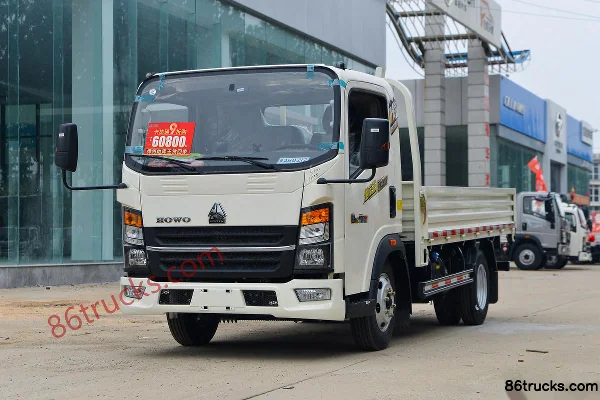 Sinotruk HOWO Hanjiang M 115hp 4X2(6 wheels) 4.15m Single Row Flatbed Light Truck Exterior (3) | 86Trucks