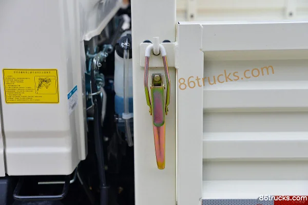 Sinotruk HOWO Hanjiang M 115hp 4X2(6 wheels) 4.15m Single Row Flatbed Light Truck Body (3) | 86Trucks