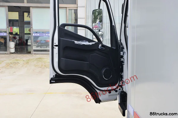 Foton Times Linghang M5 132 hp 4X2(6 wheels) 4.15m Single Row Van Light Truck (Ten Doors)(China VI) Cab (2) | 86Trucks