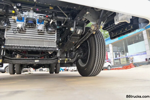 Foton Times Linghang M5 132 hp 4X2(6 wheels) 4.15m Single Row Van Light Truck (Ten Doors)(China VI) Chassis (3) | 86Trucks
