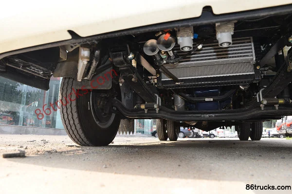 Sinotruk HOWO Hanjiang 160hp 4X2(6 wheels) 4.15m Single Row Van Light Truck Chassis (2) | 86Trucks