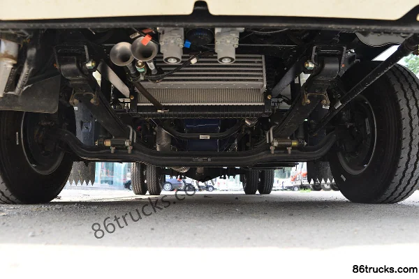 Sinotruk HOWO Hanjiang 160hp 4X2(6 wheels) 4.15m Single Row Van Light Truck Chassis (1) | 86Trucks