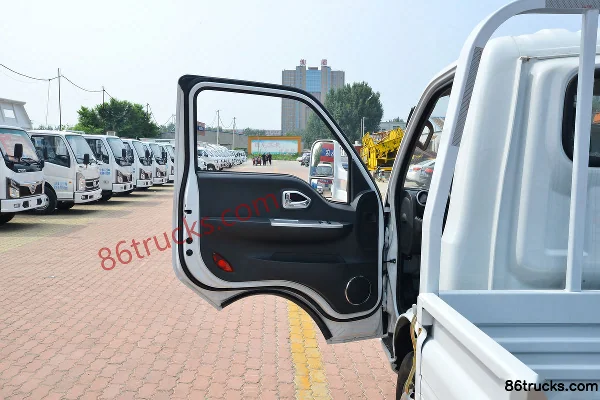 Dongfeng T6 127 hp 4X2(6 wheels) 4.005m Single Row Flatbed Mini Truck Cab (1) | 86Trucks