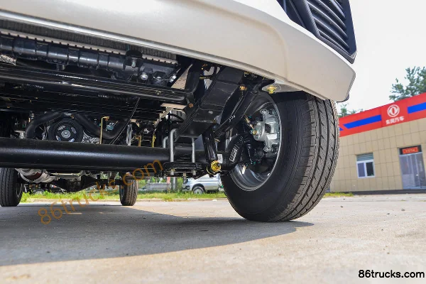 Dongfeng Xiaobawang W08 1.6L 123hp 4X2(6 wheels) 2.7m single-row van mini truck (single rear tire) Chassis (3) | 86Trucks