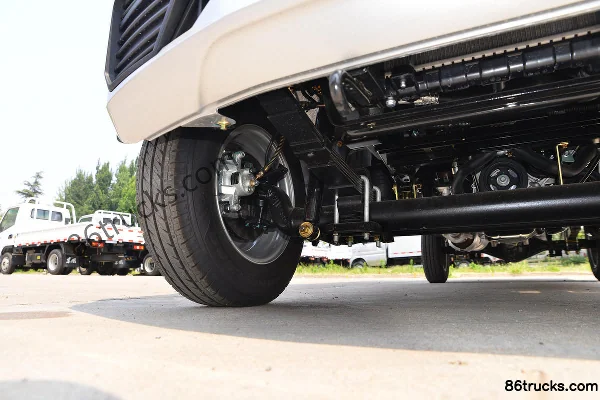 Dongfeng Xiaobawang W08 1.6L 123hp 4X2(6 wheels) 2.7m single-row van mini truck (single rear tire) Chassis (2) | 86Trucks