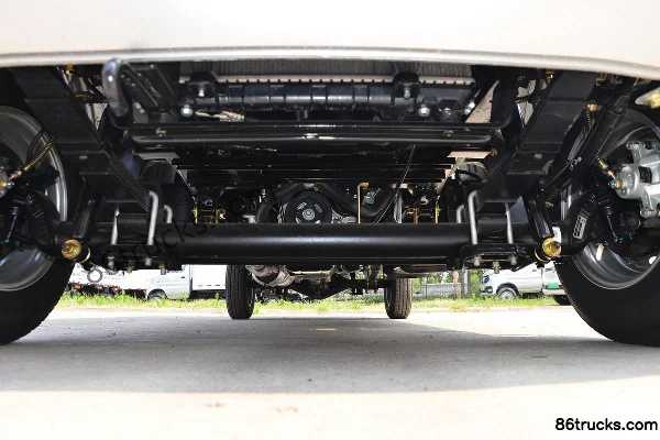 Dongfeng Xiaobawang W08 1.6L 123hp 4X2(6 wheels) 2.7m single-row van mini truck (single rear tire) Chassis (1) | 86Trucks