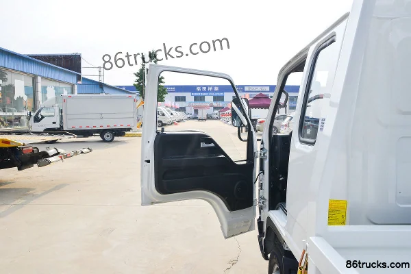 Foton Forland Xiaoka Star 2 2.3L diesel 110 ch 4X2(6 roues) Mengwo 5 vitesses frein hydraulique 3,3 m cabine demi plate (1) | 86Trucks