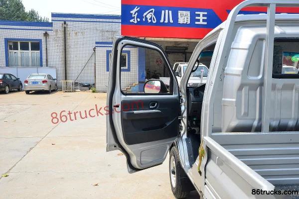 Dongfeng Xiaobawang W08 1.5L 113hp 4X2(6 wheels) 2.7m Single Row Flatbed Mini Truck (China VI) (with A/C) Cab (1) | 86Trucks